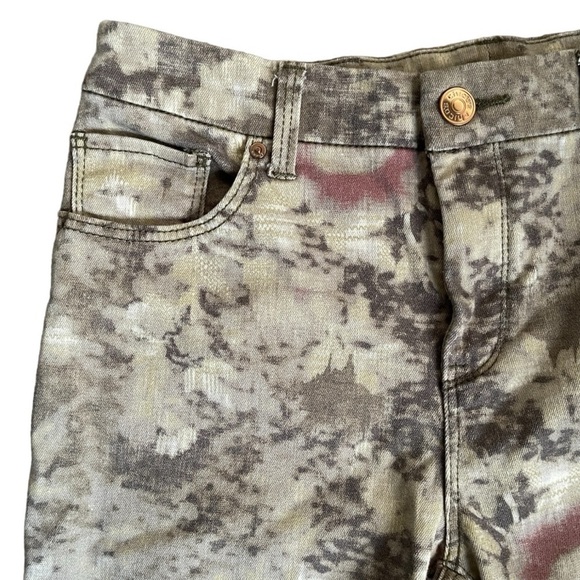 Chico’s Floral Print Slim Jeans | Size XS | So Slimming - Picture 9 of 12